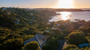 Kingfisher Views - Premium family house in Oneroa
